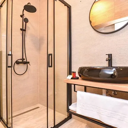 New & Luxury 5* With Breathtaking View- Kiki Lu Apartment