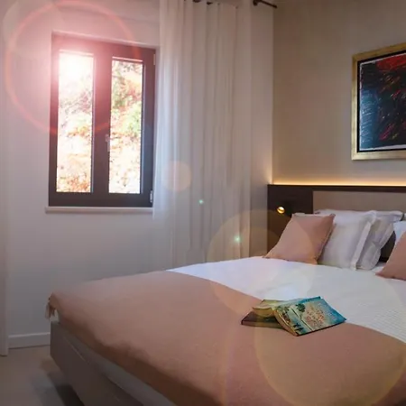 New & Luxury 5* With Breathtaking View- Kiki Lu Apartment *